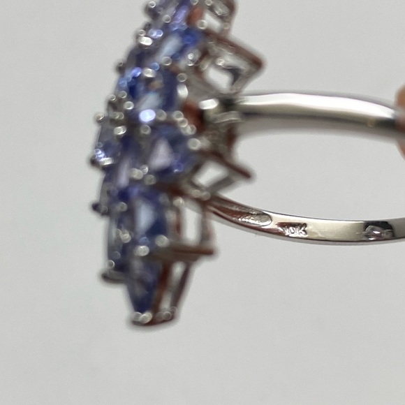 10K White Gold Natural Pear Shape Tanzanite Cluster Ring Size 7 - Picture 11 of 11